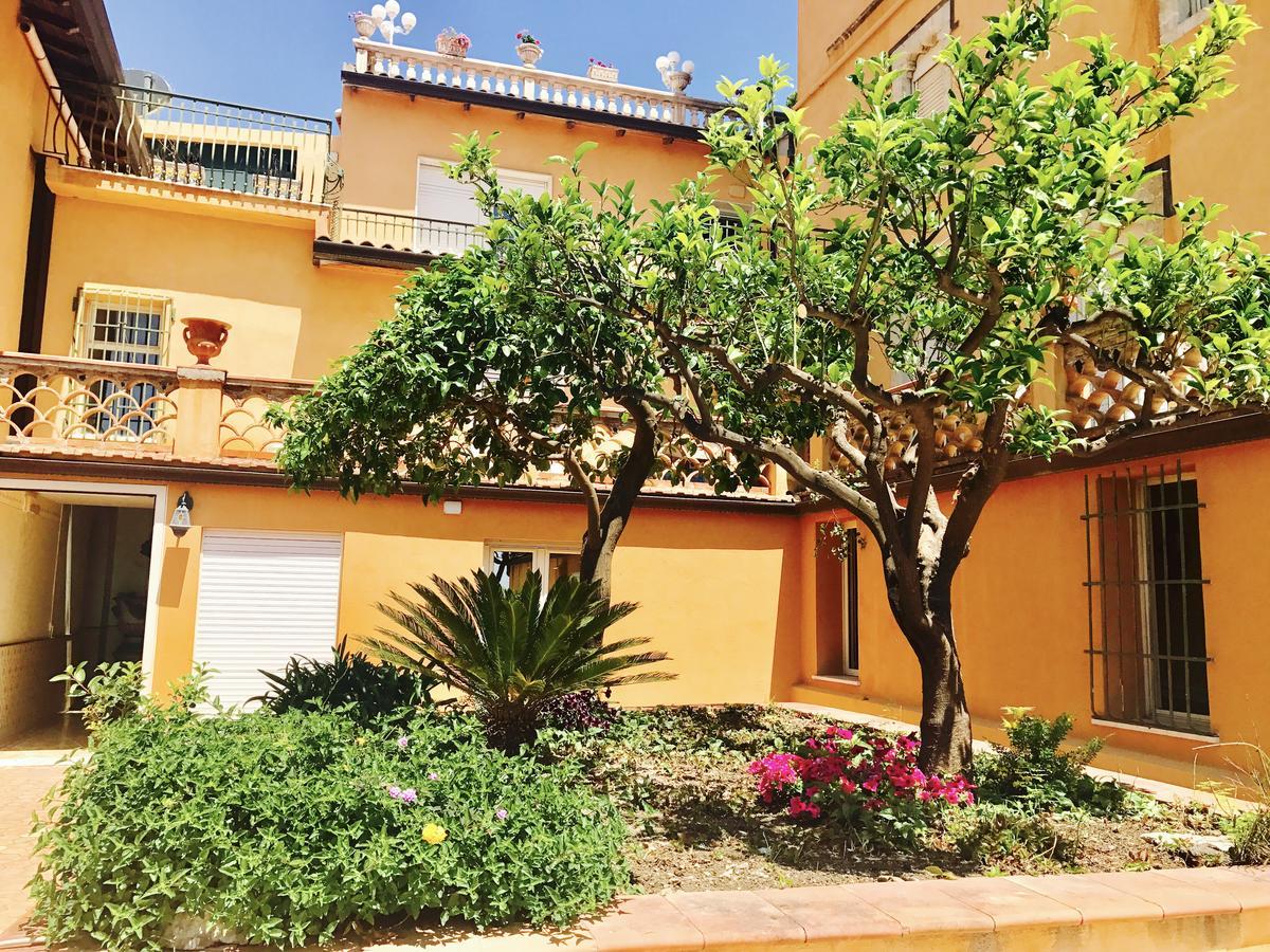 טאורמינה Hotel Villa Riis מראה חיצוני תמונה